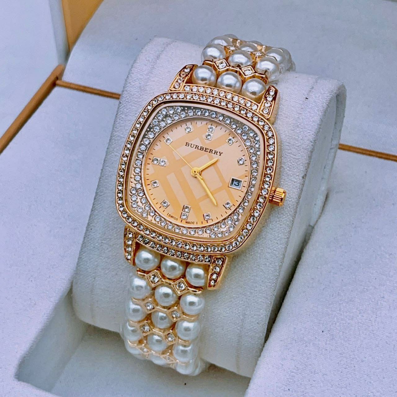 *Burberry Ladies' Watch: Timeless Elegance - Image 2