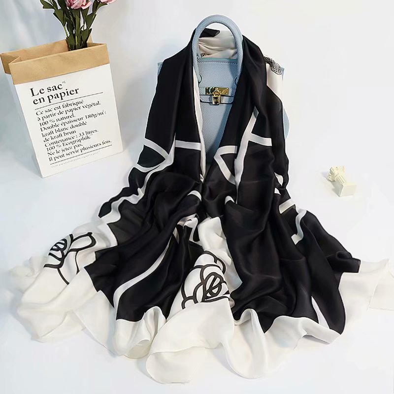 New Arrivals 🥳🥳 Fashion Silk Scarf