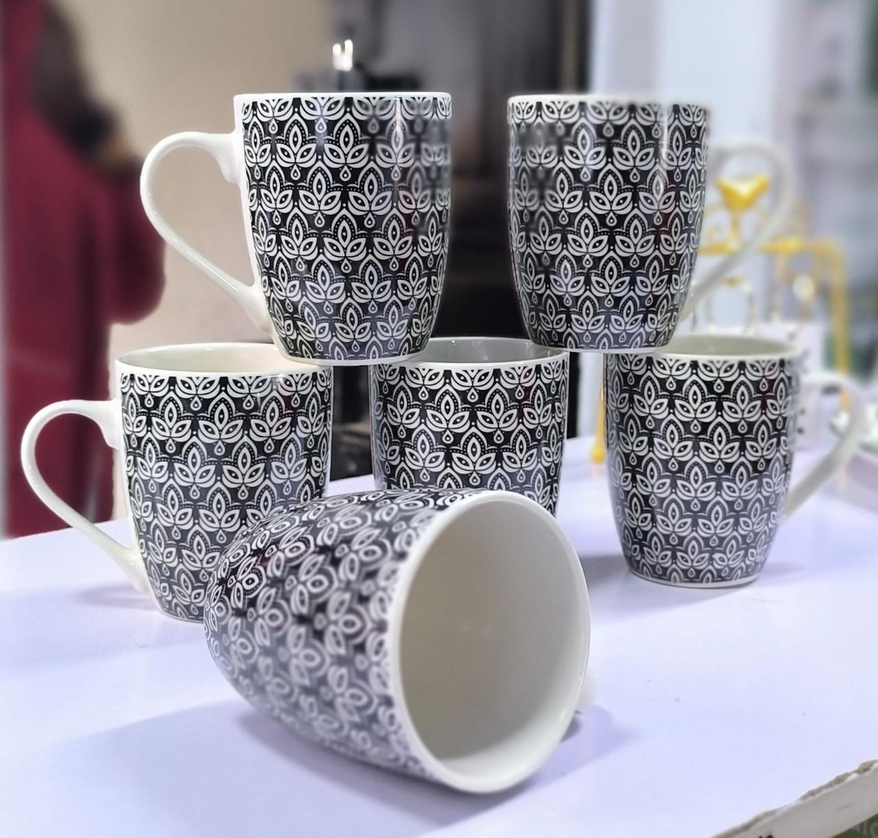 5641  Black Ceramic Mugs*