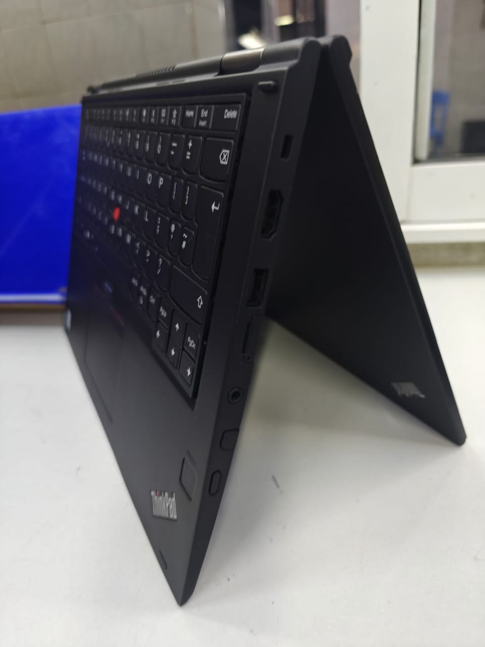 Lenovo x380 i5 8gb ram 256 ssd Touch and X360
