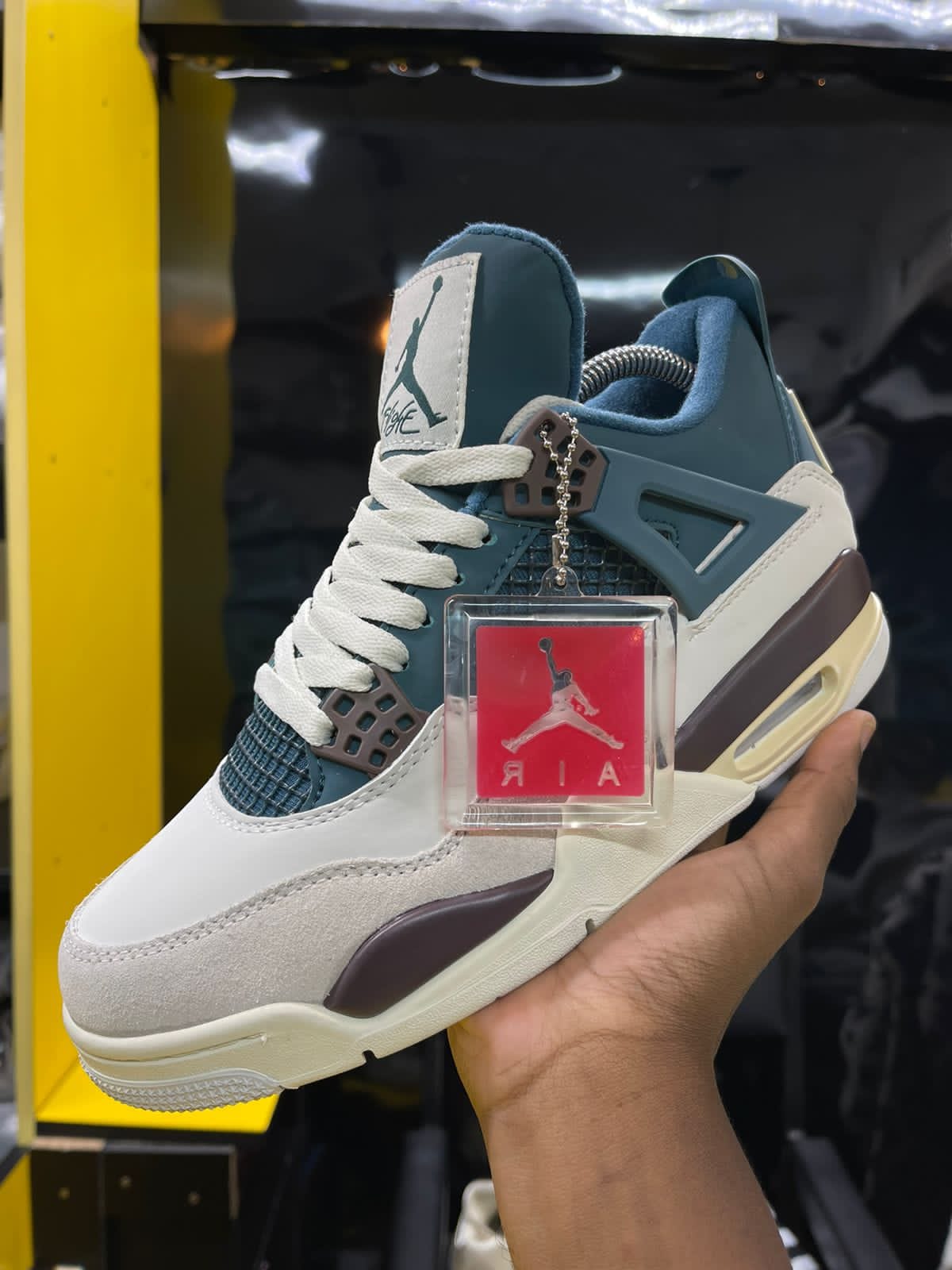 JORDAN RETRO 4 SNORLAX DOREMON