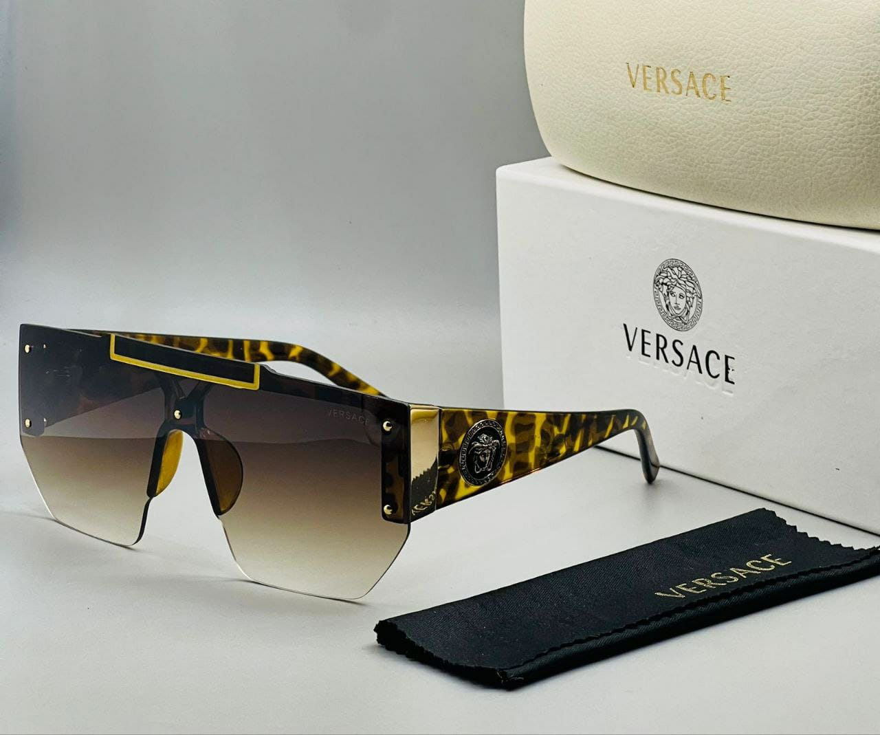 Versace  Uv protect sunglasses
