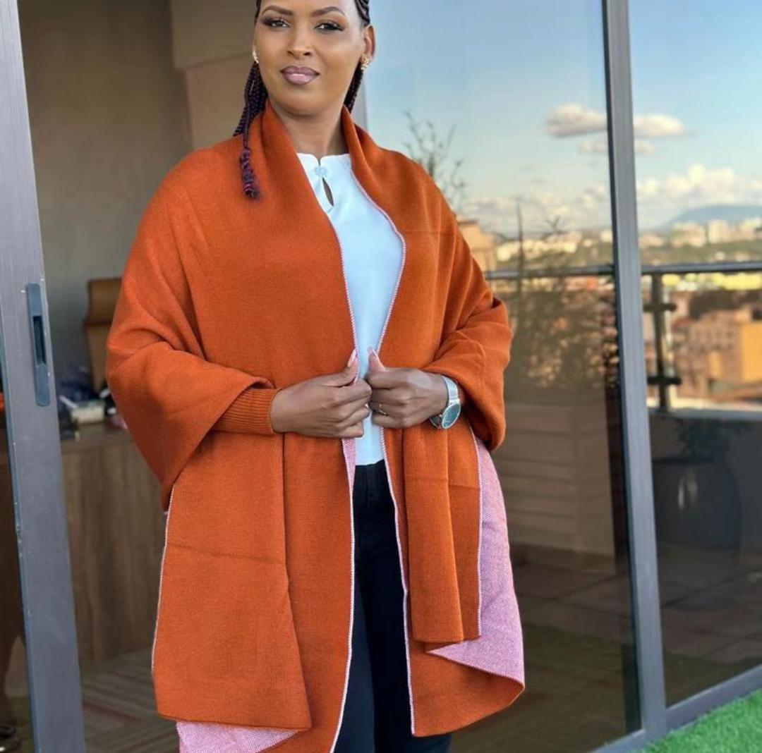 Ponchos with hands free sizes brown - Image 3