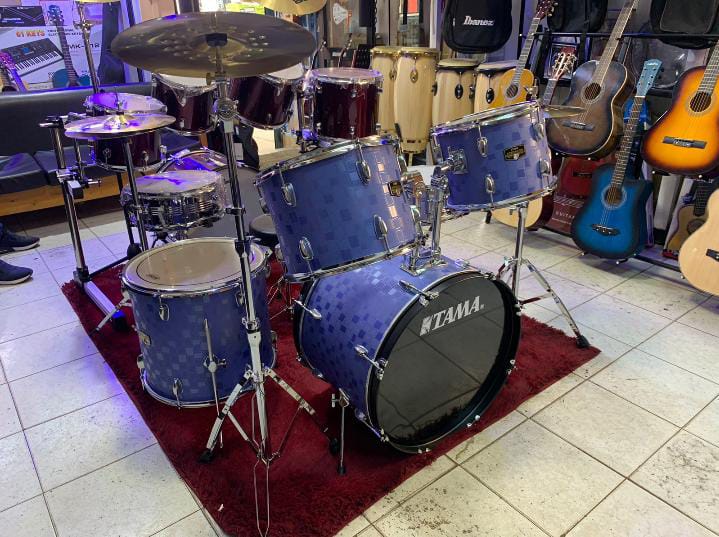 Tama Imperialstar Drum Set – 5-piece – 22″ Kick – Hairline Black