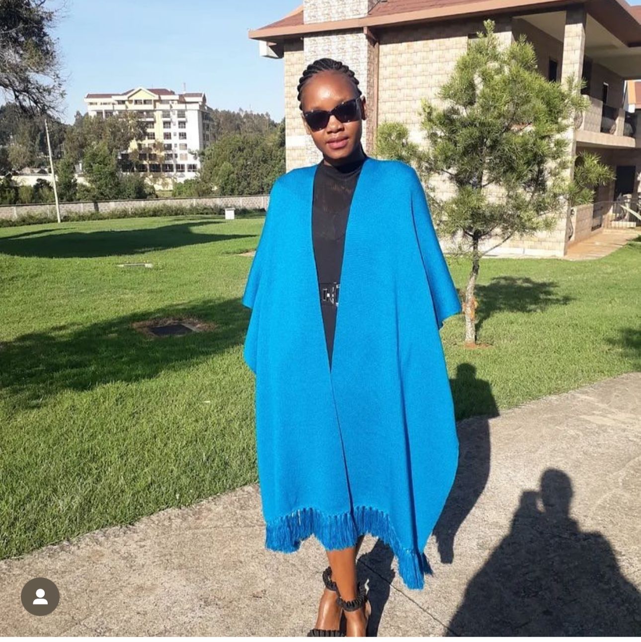 Vivo Double layered poncho With Fringes - Image 4