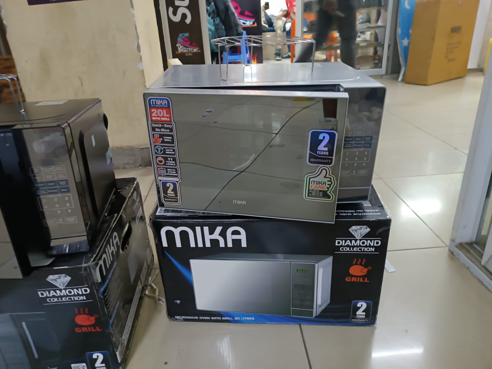Silver Mika Microwave Oven with Grill