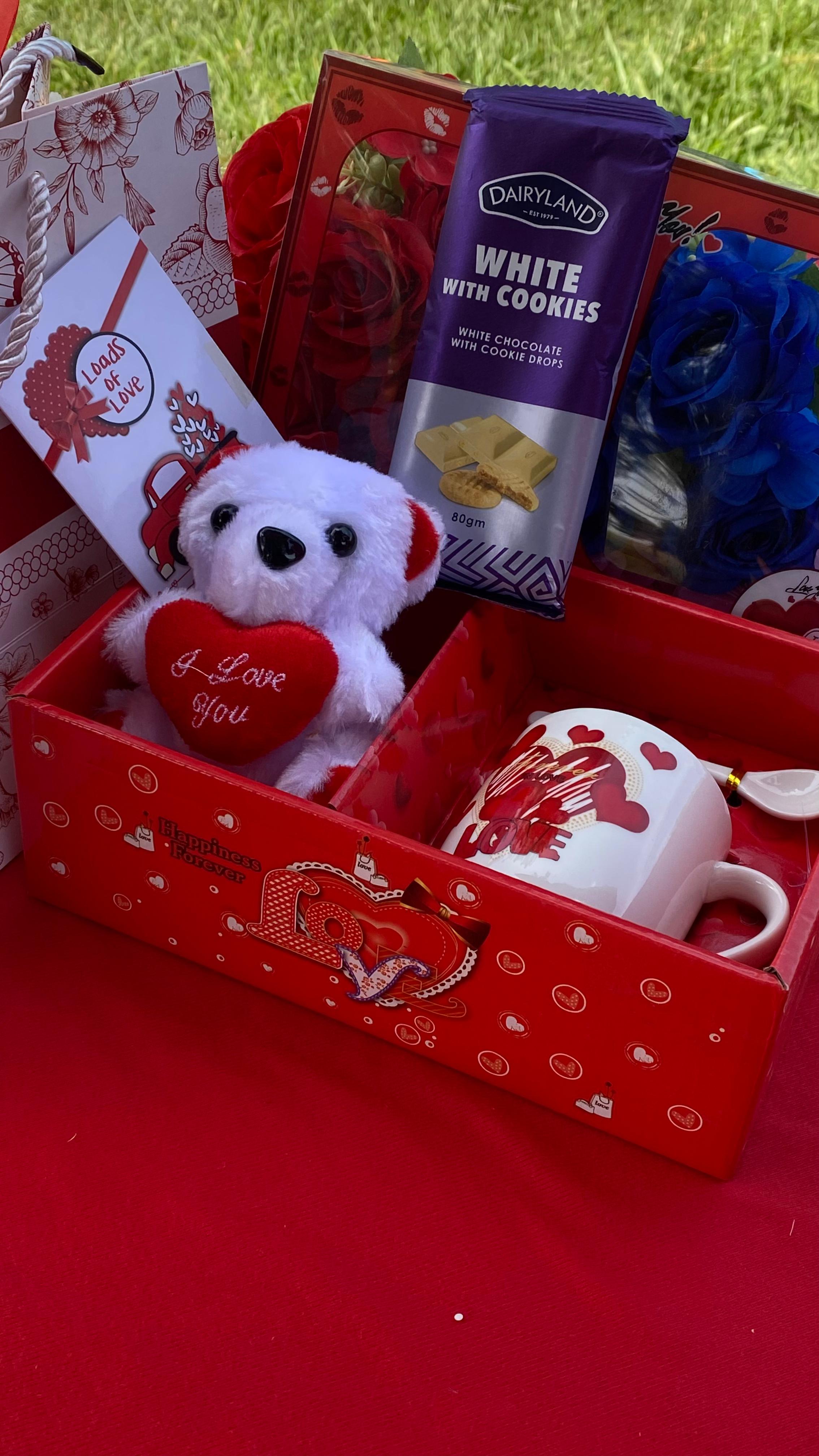 HOT VALENTINES LADIES GIFT SET - Image 4