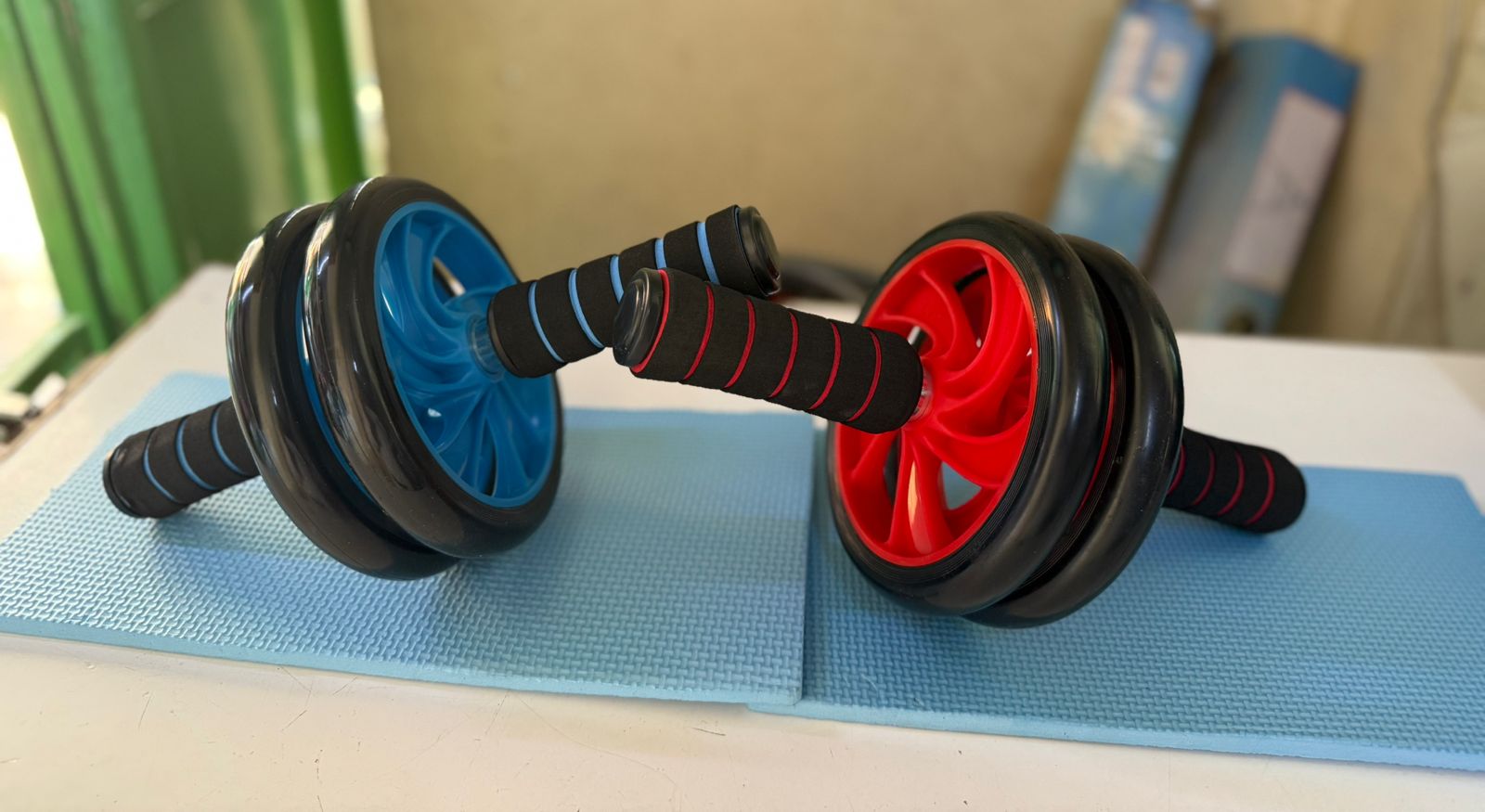 Ab Wheel ABS Roller Doubled wheeled, Available in Red and Blue