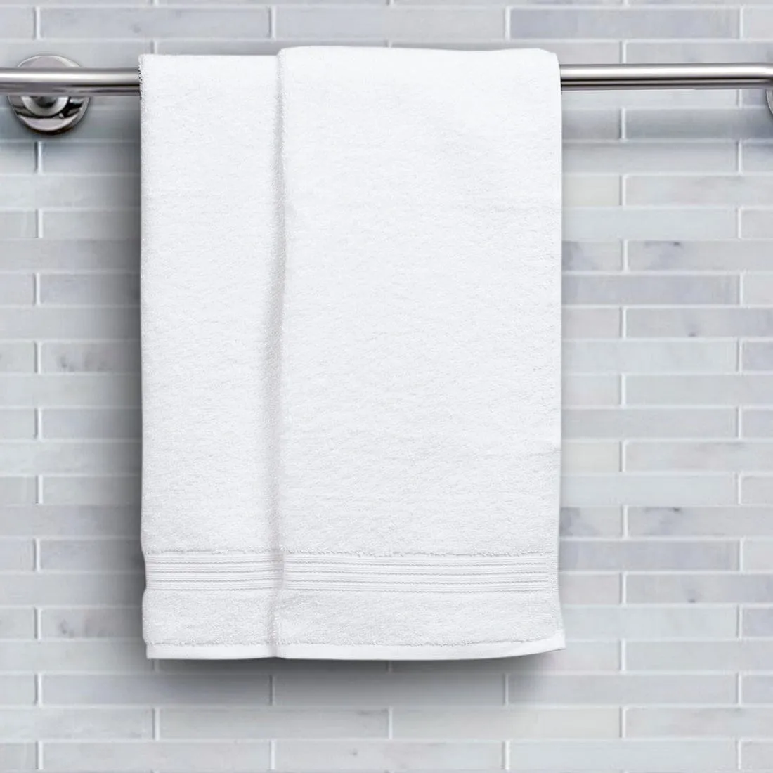Medium Sized White towel 70*140cm - Image 2
