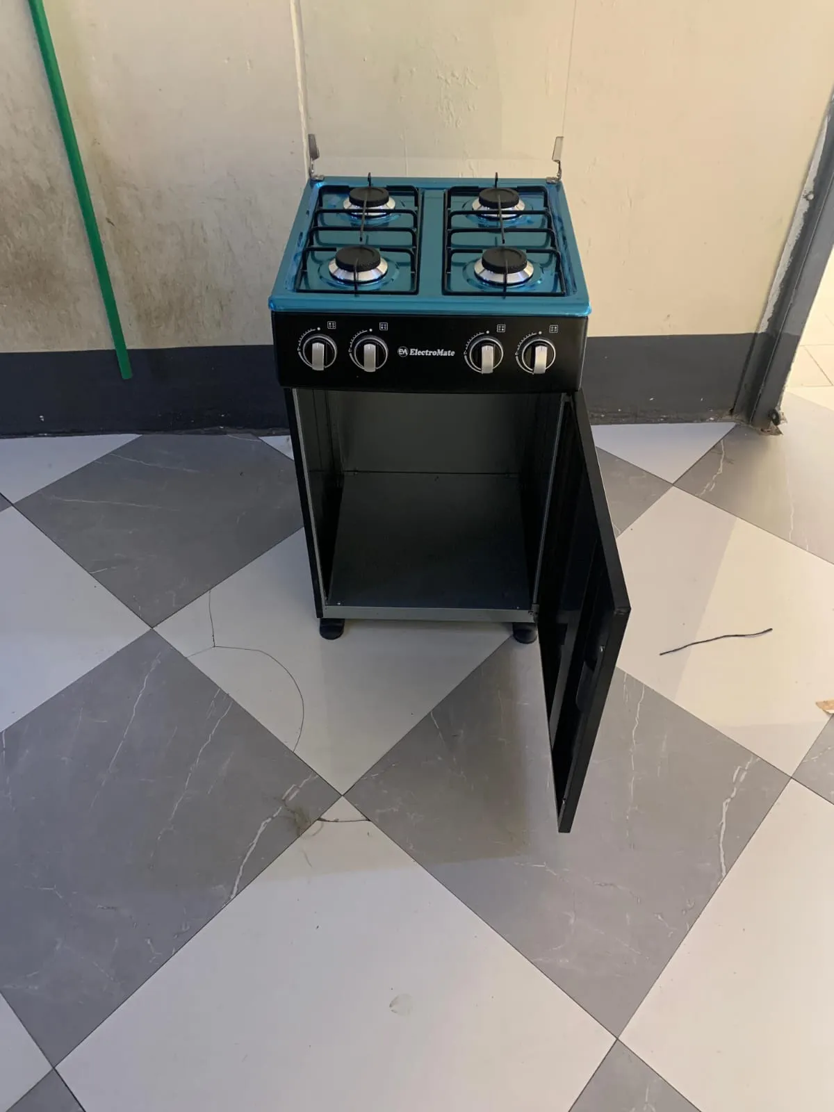 Main image of 4 Burner Full Gas Standing Cooker With Gas Compartment, Glass Lid & Metallic Body - Black