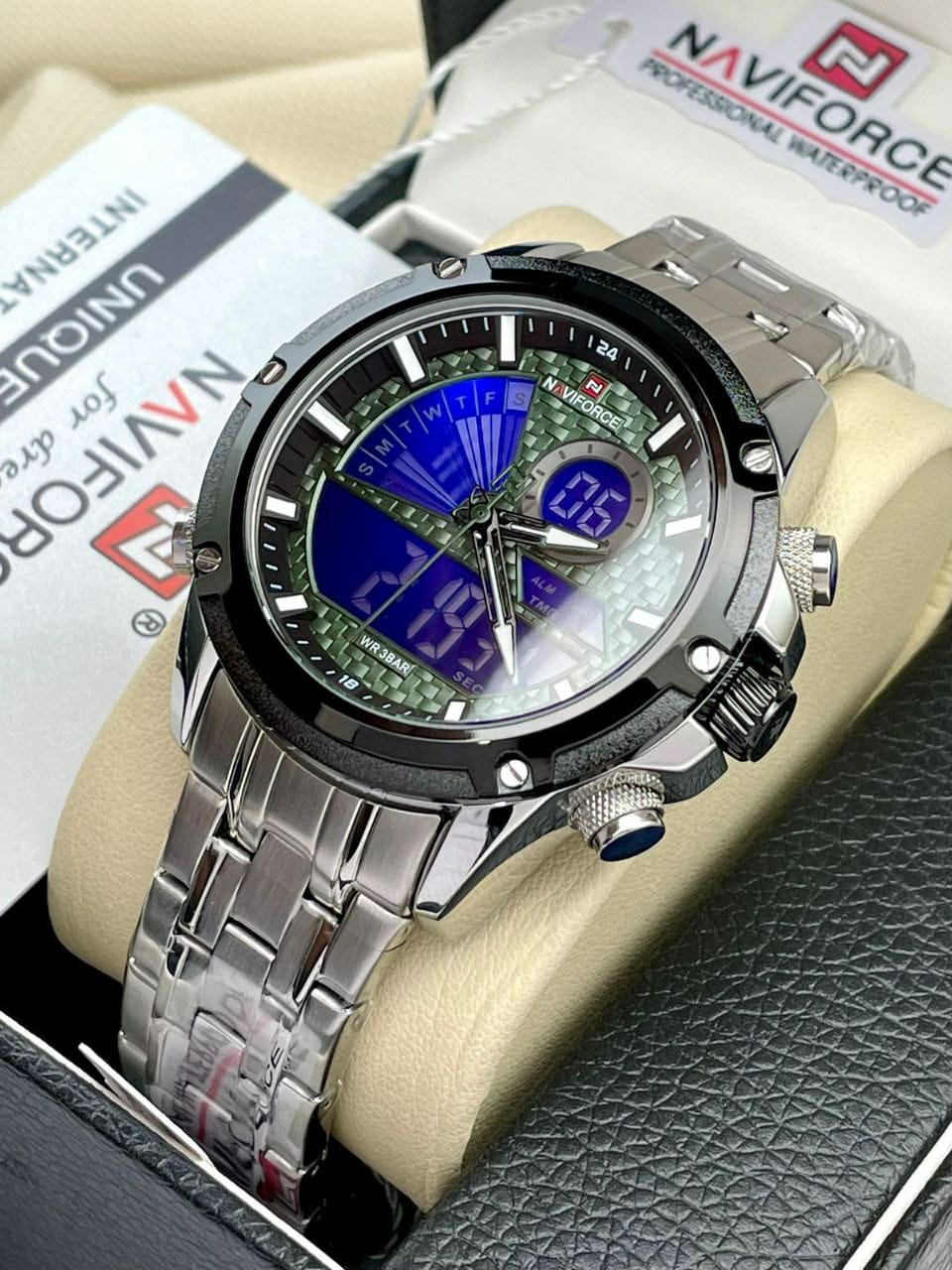 Naviforce Men Digital Analogue 30M Water Resist Wrist Watch - Image 2