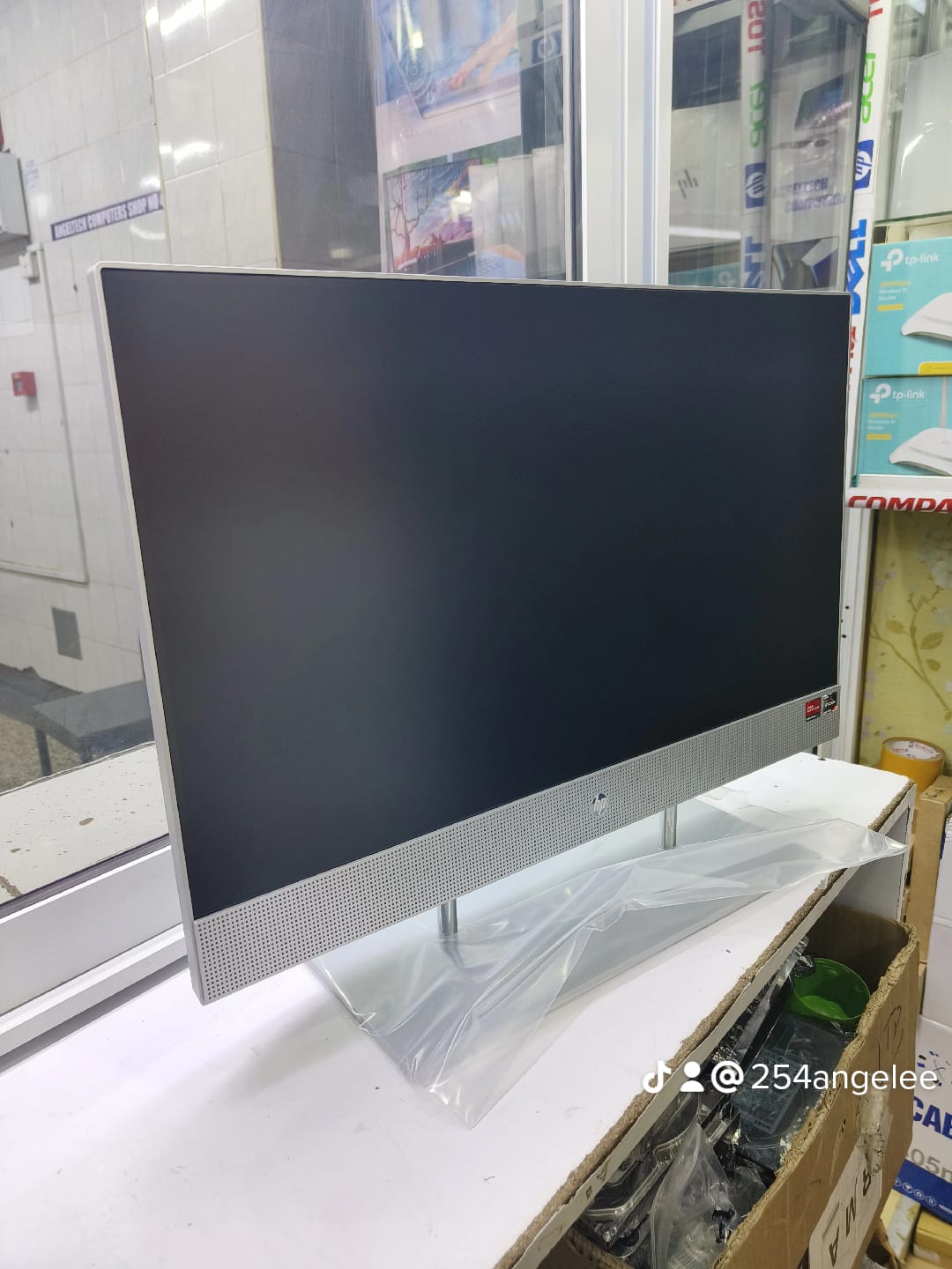 A.I.O. HP AMD RYZEN 3 4300U 2.7GHZ TURBOBOOST 8GB MEMORY RAM 256SSD 24 INCHES FHD DISPLAY - Image 5